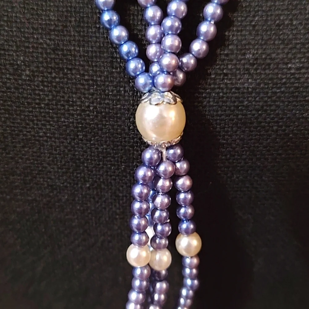 Vintage Periwinkle Faux Pearl Necklace